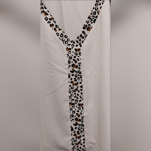 Business Casual White Blouse with Animal Print Cheetah Details Size 2X Office - Picture 5 of 6